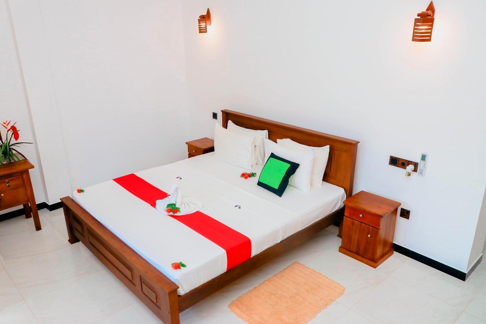 Dk Zur Einkehr Hotel อาฮานกามา ภายนอก รูปภาพ