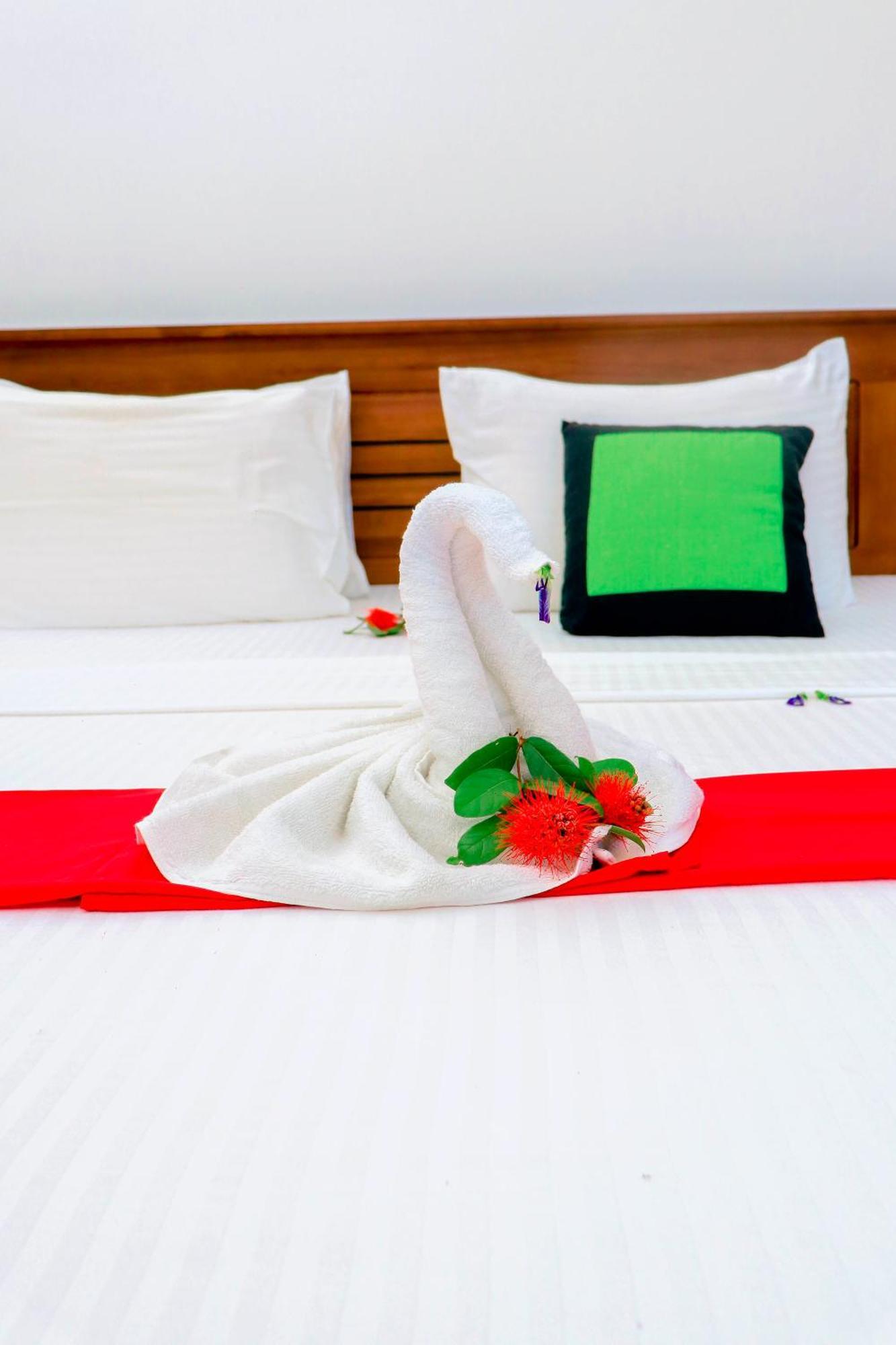 Dk Zur Einkehr Hotel อาฮานกามา ภายนอก รูปภาพ