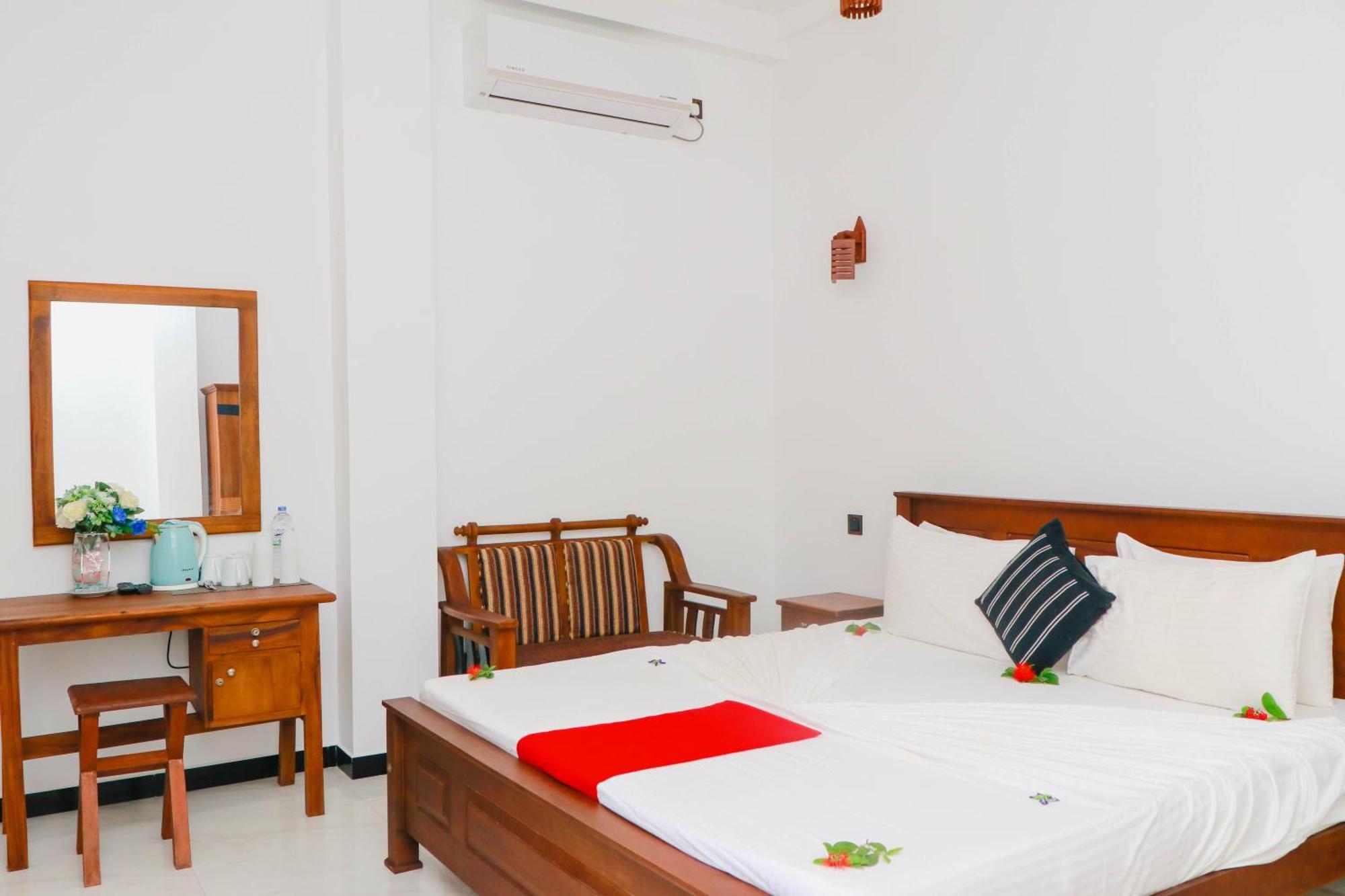 Dk Zur Einkehr Hotel อาฮานกามา ภายนอก รูปภาพ