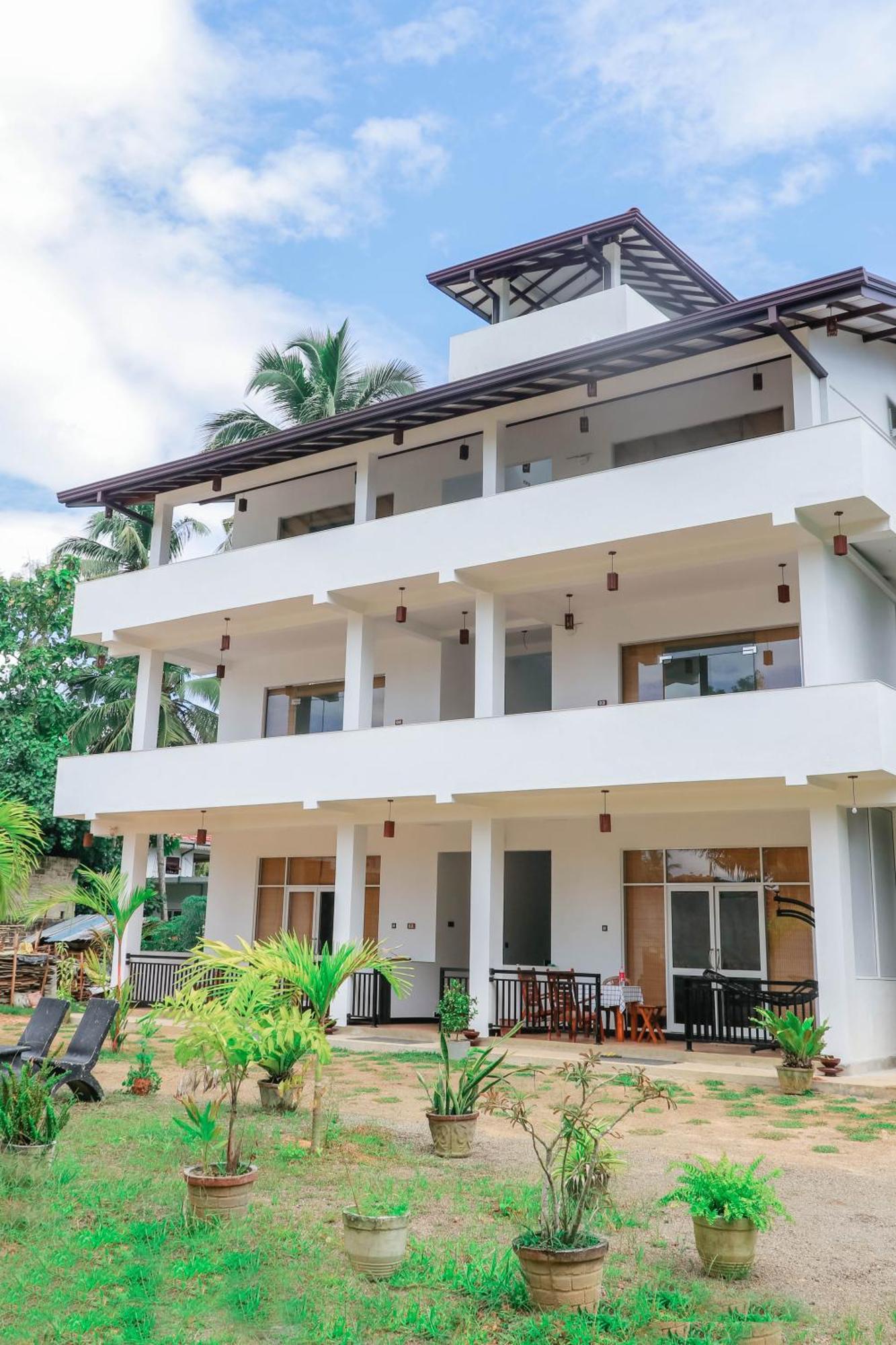 Dk Zur Einkehr Hotel อาฮานกามา ภายนอก รูปภาพ